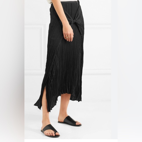 Vince silk black, pleated miniskirt - Picture 2 of 3